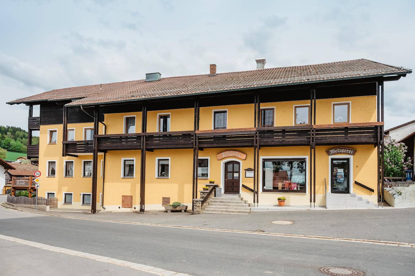 Gasthof-Metzgerei-Pension Schierlitz - Doppelzimmer mit Dusche in Rimbach (Oberpfalz), Ostbayern