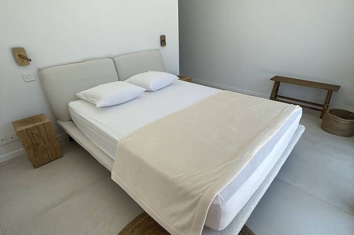 Location de vacances pour 6 personnes, avec Jacuzzi ainsi que Terrasse et Jardin dans Sainte-Lucie de Porto-Vecchio - 4