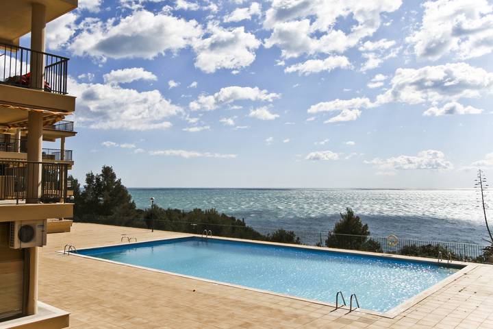 Appartement de vacances pour 5 personnes, avec piscine ainsi que jardin et balcon à Salou