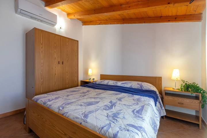 Gîte pour 6 personnes, avec Jardin à Isola Rossa - 4