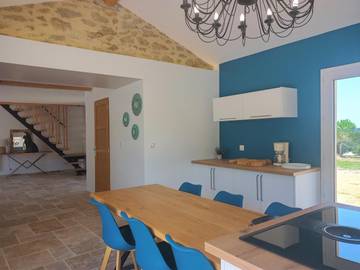 Gîte pour 6 personnes, avec piscine et jardin à Divajeu