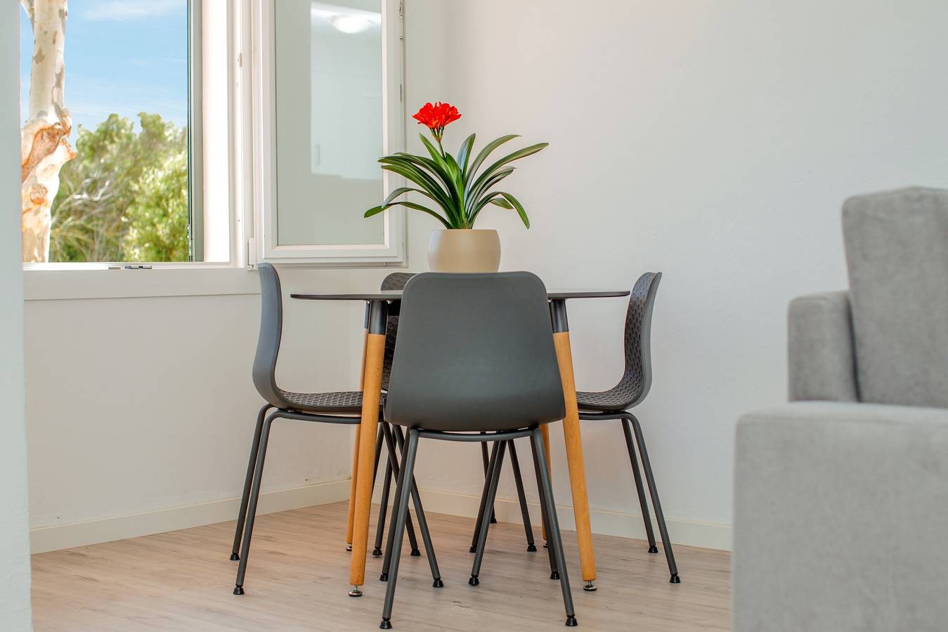 Entire apartment, Family Holiday Apartment 'Poblat 86' with Air Conditioning in Cala Blanes, Ciutadella