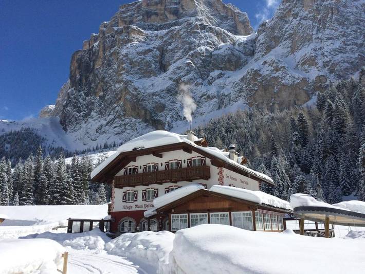 Appartamento per 2 persone, con panorama e giardino nonché terrazza a Canazei
