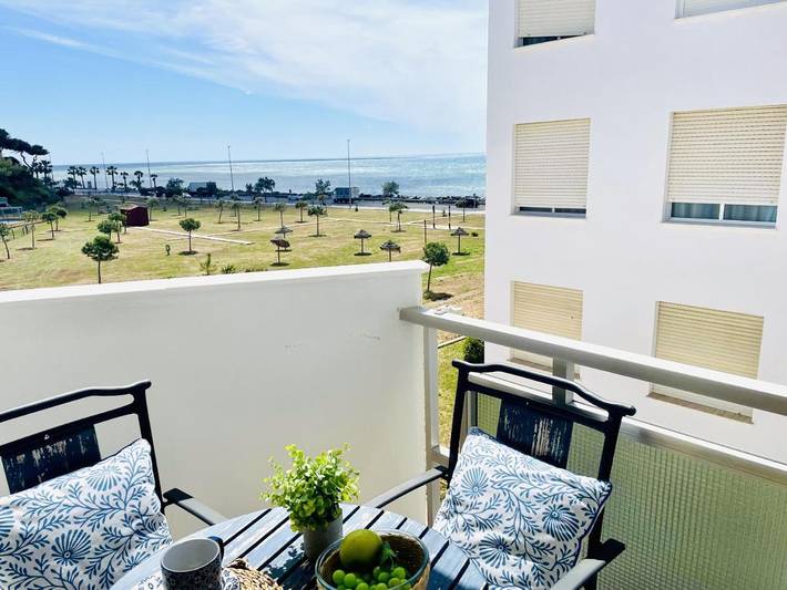 Apartamento para 6 personas, con vistas además de terraza y piscina, Se admiten mascotas en Mezquitilla