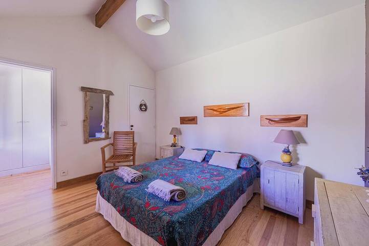 3-star villa + outbuilding; sleeps 10; 5 bedrooms, 3 bathrooms; beach 15 minutes away in Gujan-Mestras, Region de Arcachon