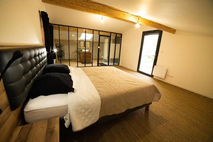 Location de vacances pour 8 personnes, avec jardin ainsi que jacuzzi et piscine à Saint-Bauzille-de-Montmel - 2