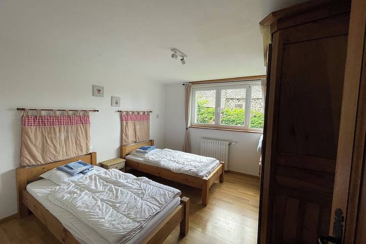 Location de vacances pour 8 personnes, avec jardin et balcon, animaux acceptés à Lacroix-Barrez - 3