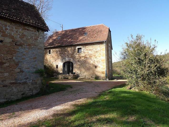 Location de vacances pour 6 personnes, avec jardin et piscine ainsi que terrasse et vue à Faycelles - 3