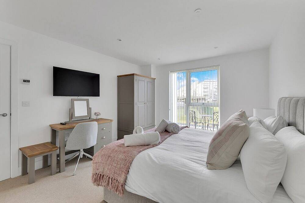 Luxury 3 bed apartment Mount Wise Plymouth parking in Plymouth, South West England