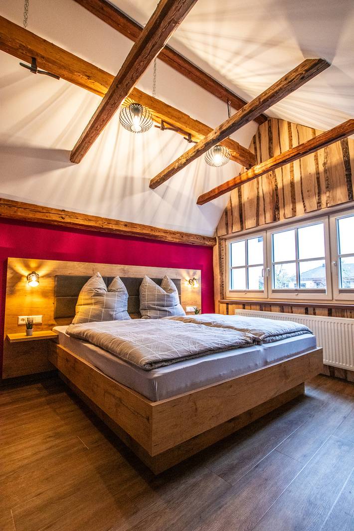 Torwärterhäusle mit Geschichte - Ferienwohnung, 80qm, 1 Schlafzimmer, 1 Schlafsofa, max. 4 Personen in Neubulach, Nordschwarzwald