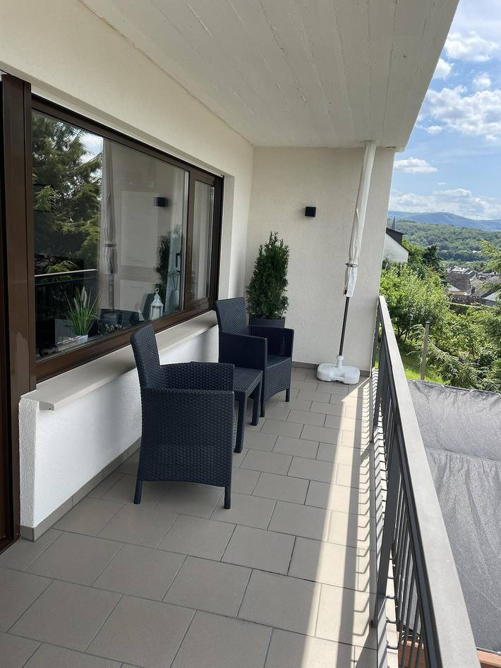 Ferienwohnung für 2 Personen, mit Balkon in Lieser