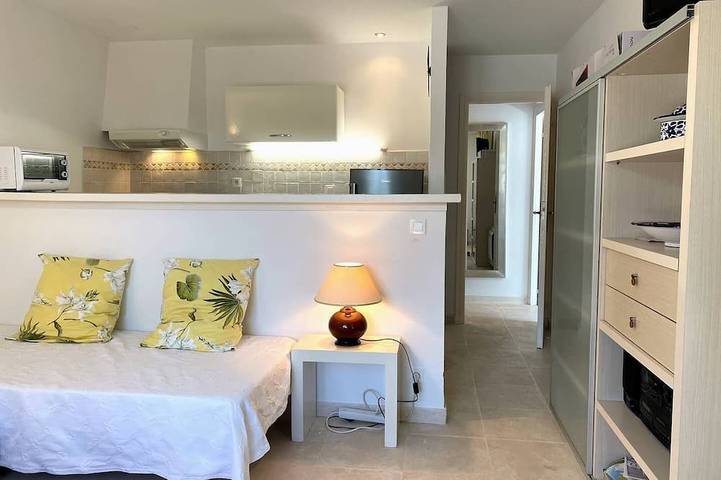 Gîte pour 4 personnes, avec terrasse dans Plage Cala Rossa - 4