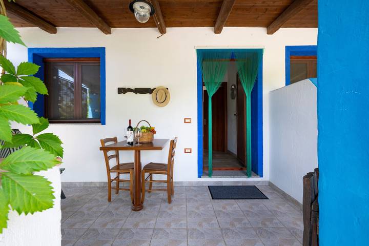 Gîte pour 3 personnes, avec jardin, adapté aux familles dans Cardedu