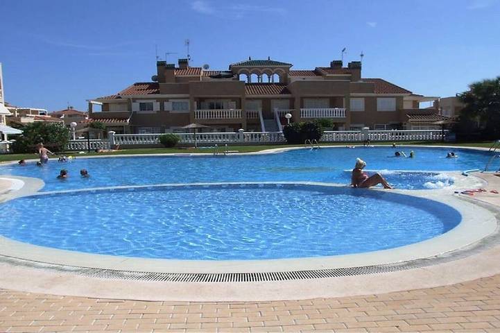 Appartement de vacances pour 6 personnes, avec balcon et piscine - 1