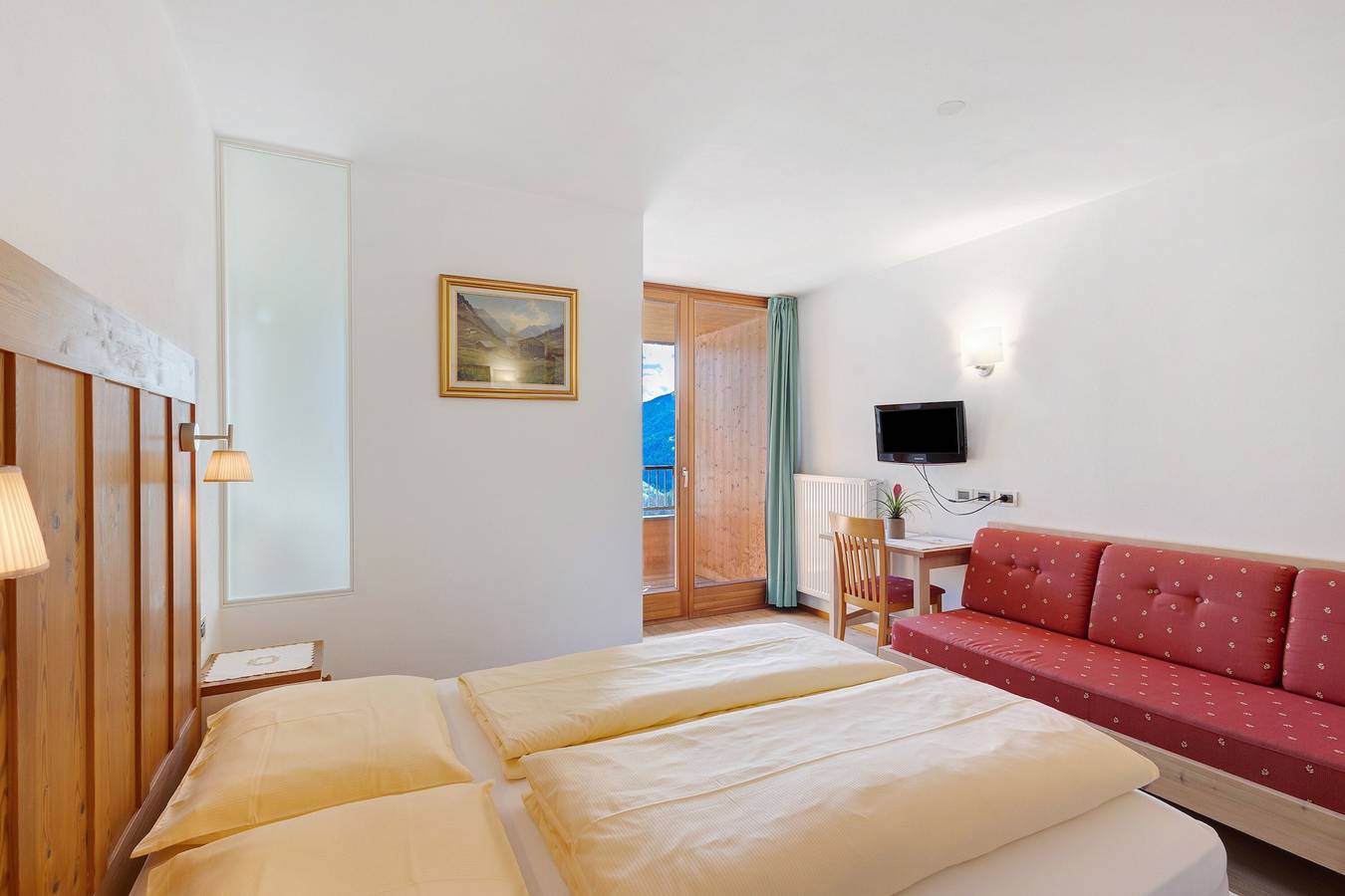 Ganze Wohnung, Ferienwohnung 'B' mit Bergblick, Balkon und Wlan in Rina, Enneberg