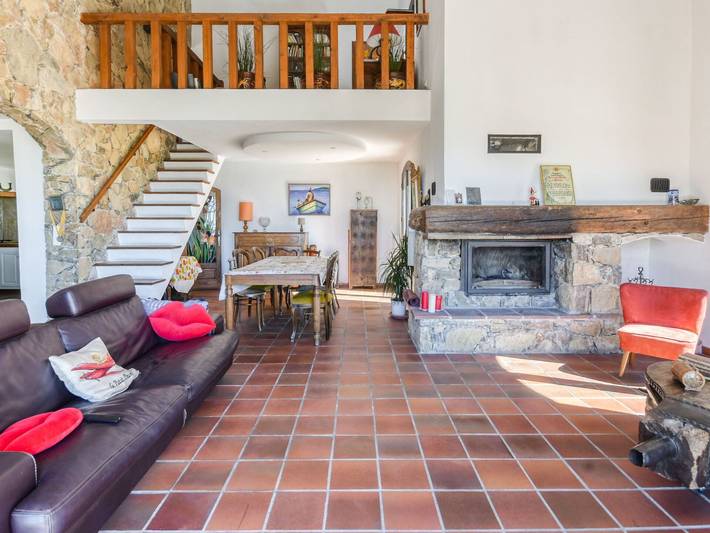 Location de vacances pour 6 personnes, avec jardin à Solliès-Ville