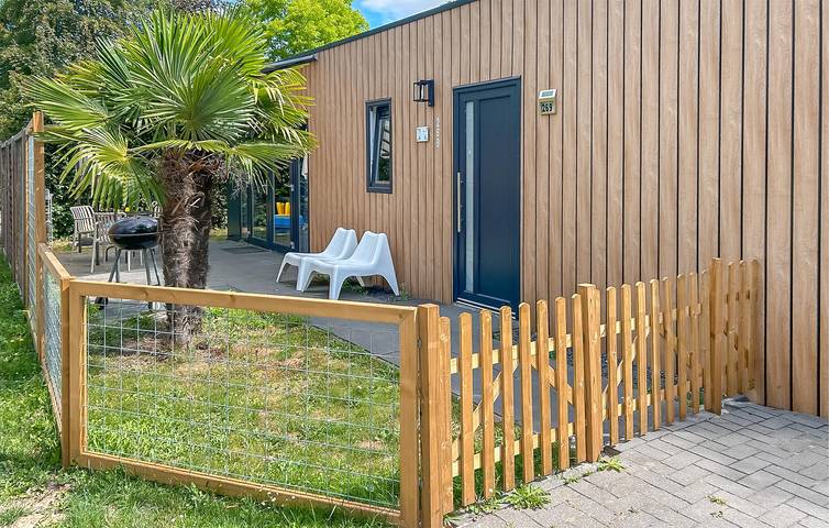 Ferienhaus für 4 Personen, mit Pool und Terrasse sowie Garten - 1