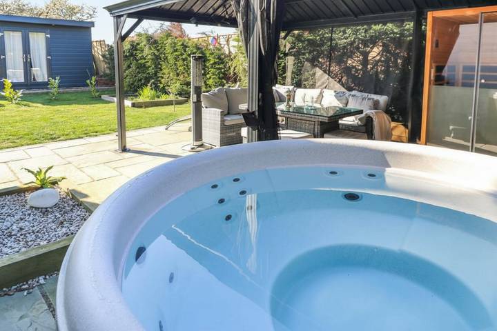 Casa de vacaciones para 6 personas, con jacuzzi y jardín, Se admiten mascotas - 1