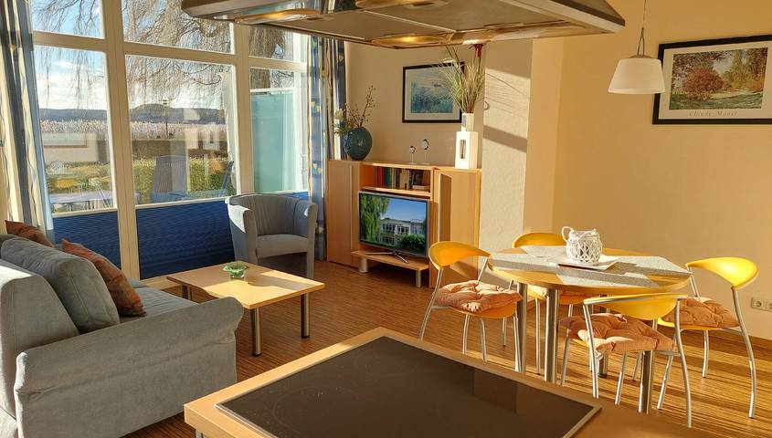 Ganze Ferienwohnung, Villa Seerosen, Whg. 2 in Binz, Rügen
