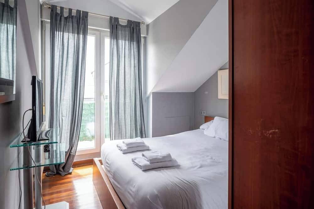 Ganze Wohnung, Chalet adosado con piscina terraza y garaje in Castro Urdiales (Kantabrien), Castro-Urdiales