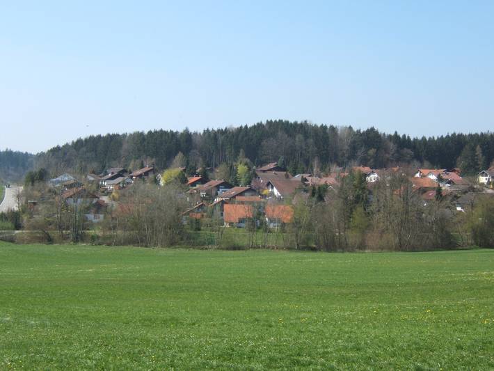 Hel lejlighed, Apartment '32qm' with Private Terrace and Wi-Fi in Herdwangen-Schönach, Region Bodensee-Oberschwaben