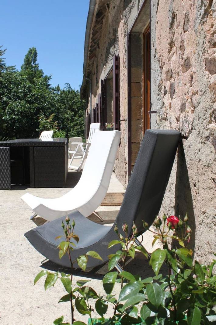 Location de vacances pour 9 personnes, avec piscine ainsi que vue et jardin, animaux acceptés à Ygrande - 4