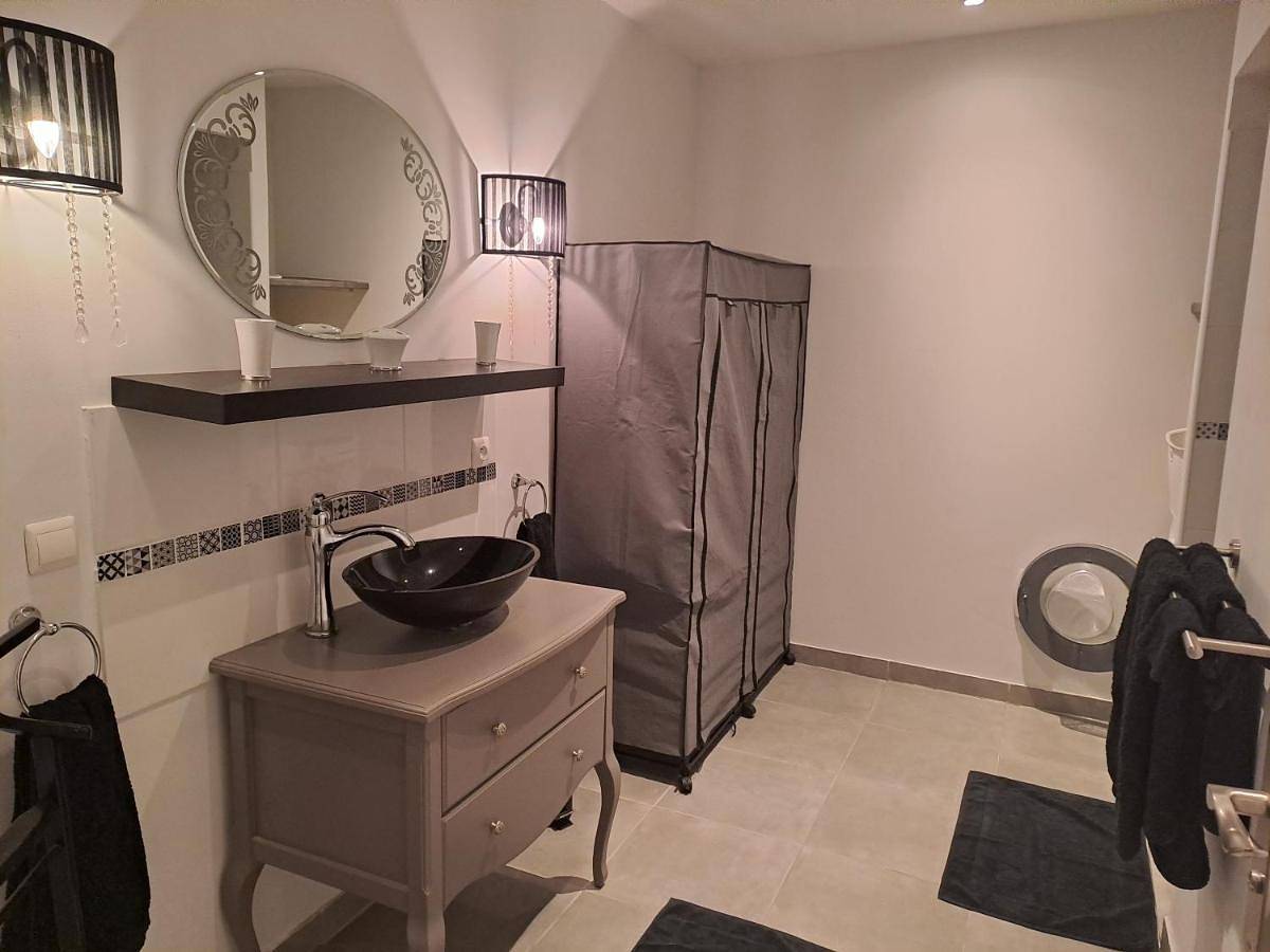 Appartement entier, Château du Vergnet in Viterbe, Région de Castres