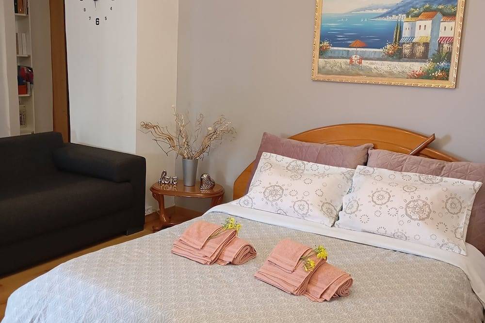 Margarita's Cottage\n Ήσυχο και Άνετο σπίτι, 5 λεπτά απο το ιστορικό Ναύπλιον. in Aria, Nafplio
