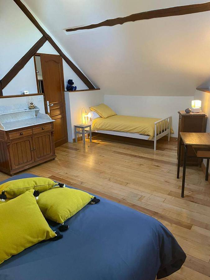Location de vacances pour 4 personnes, avec piscine et jardin dans Charny-Orée-de-Puisaye - 4