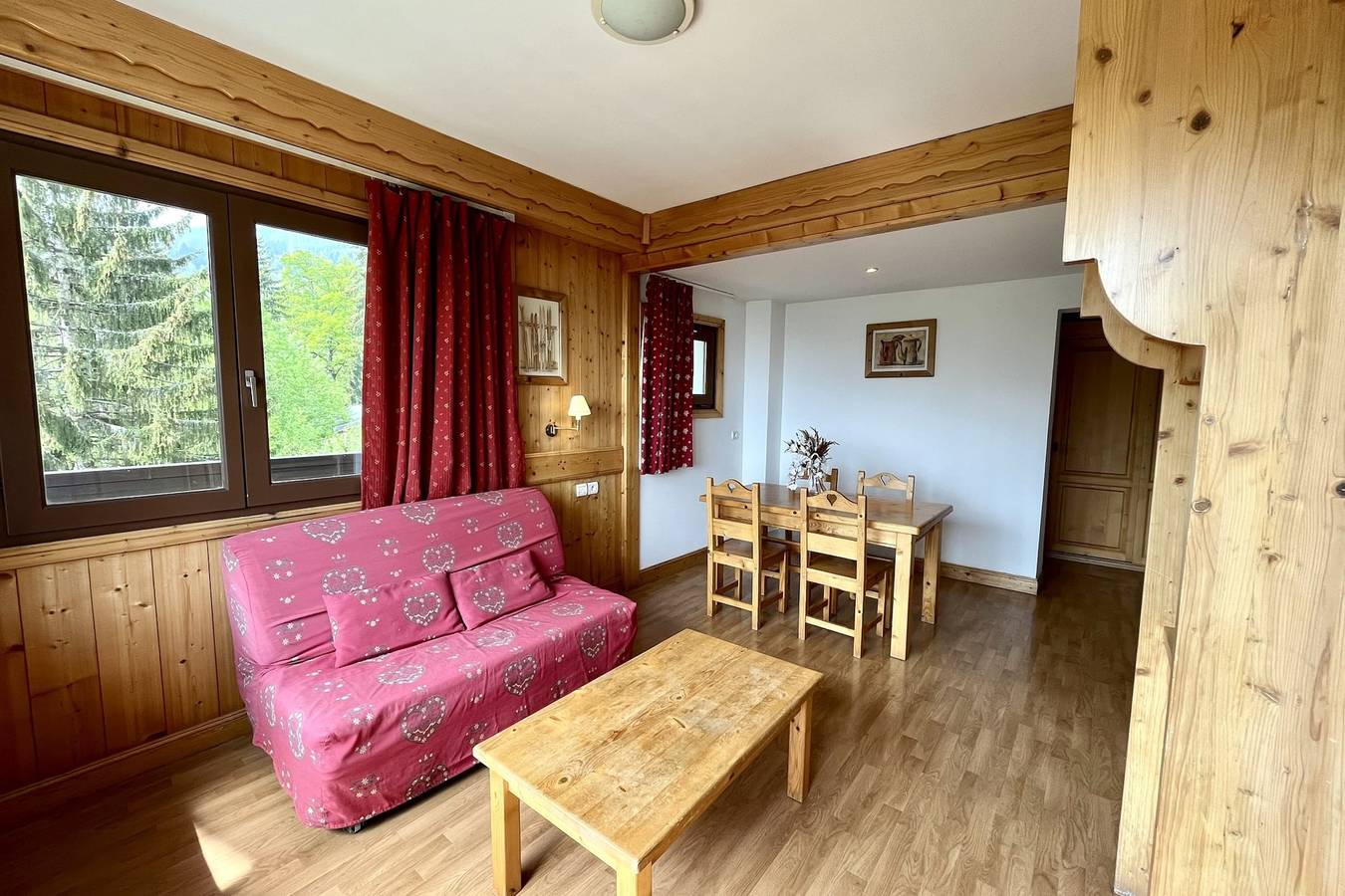 Apartamento entero, Bright 50 m² cocoon with balcony in Combloux. in Combloux, Pays du Mont-Blanc
