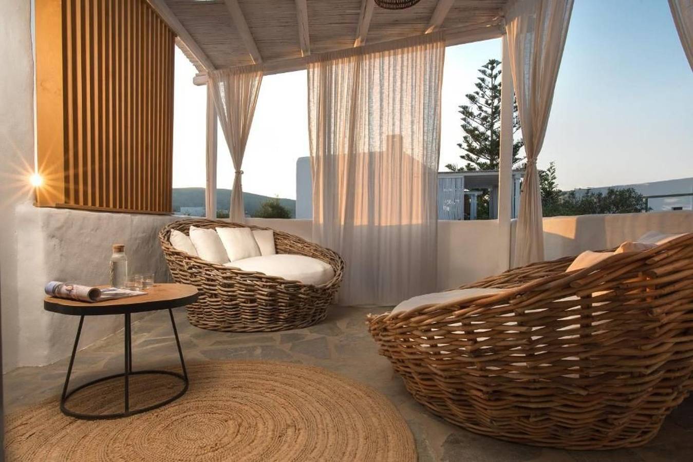 Majestic Milos Suite | Kallisti  Suite | Private Furnished Balcony | Outdoor Dining Area | Prime Location in Pollonia, Milos