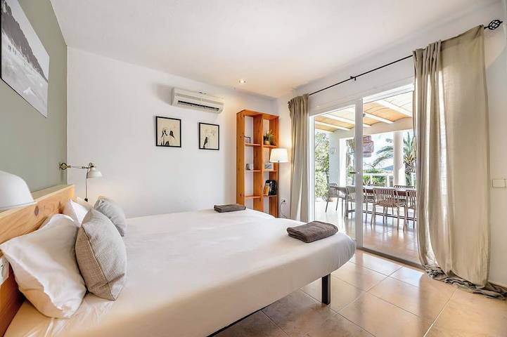 🌴 Villa Suki Ibiza – Plain-pied, piscine et jardin · 7 min Bossa in Sant Jordi de ses Salines, Sant Josep de sa Talaia