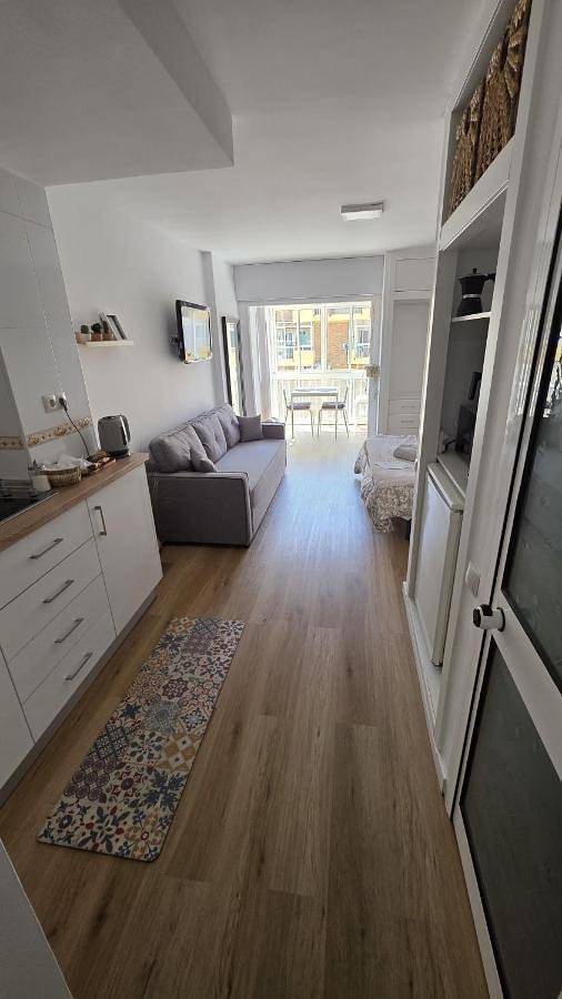 Gîte pour 2 personnes, avec vue et piscine ainsi que jardin et balcon à Benalmádena