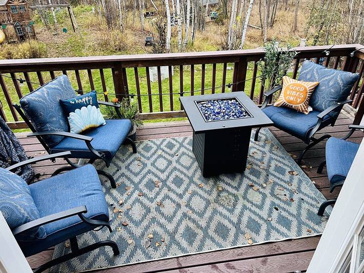 Vacation rental for 15 people, with hot tub and yard in Anchorage