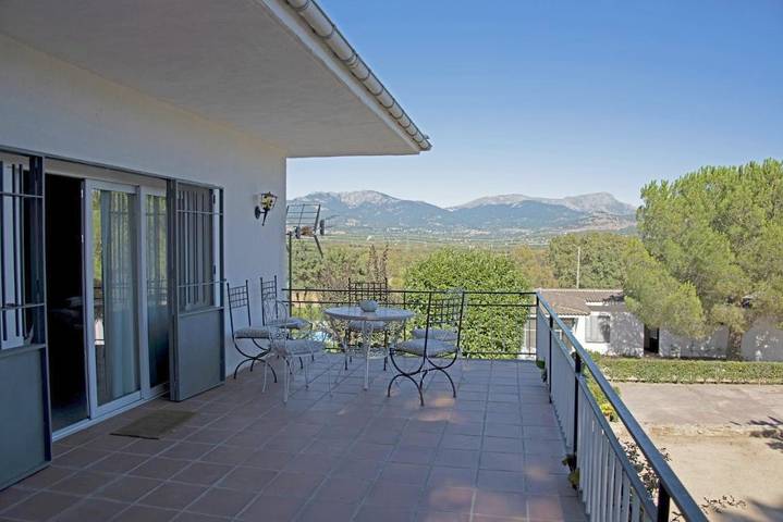 Maison de campagne pour 10 personnes, avec Balcon et Terrasse ainsi que Jardin et Piscine à Guadarrama