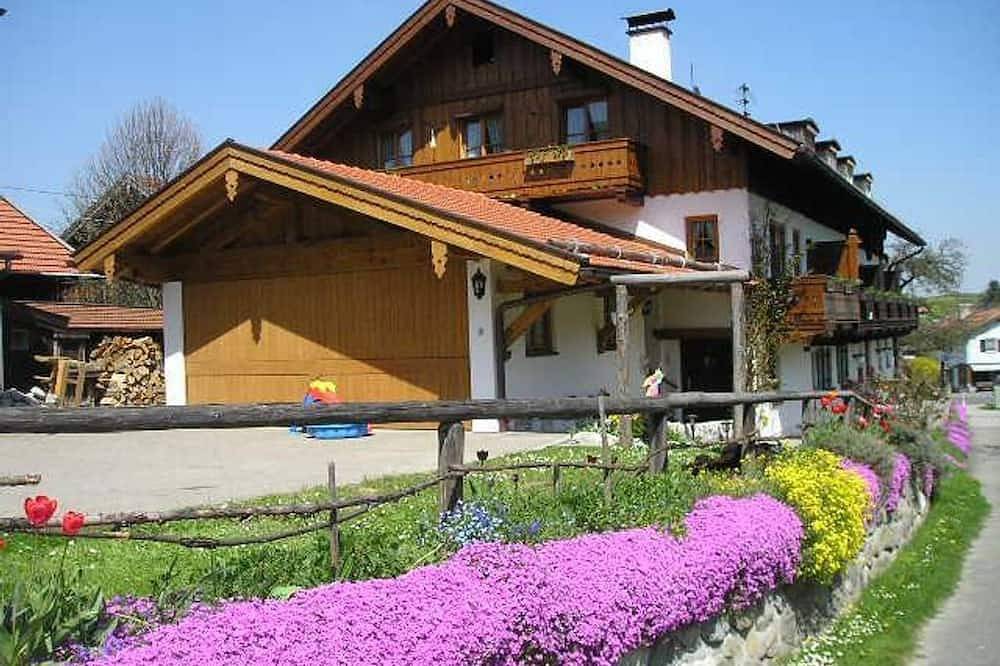 Landhaus Socher - Ferienwohnung Melinda in Bad Kohlgrub, Bavarian Alps