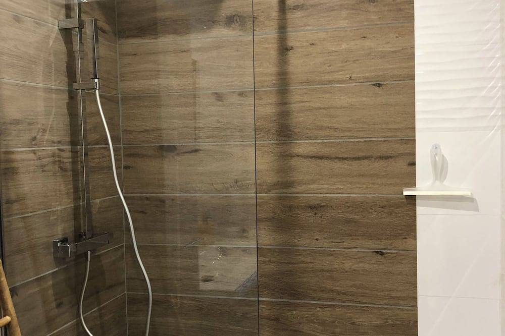 Rez de Chaussé de Chalet Avec Jardin, Calme et Proche du Village Pour 2 Adultes in Saint-Martin-Vésubie, Nizza und Umgebung