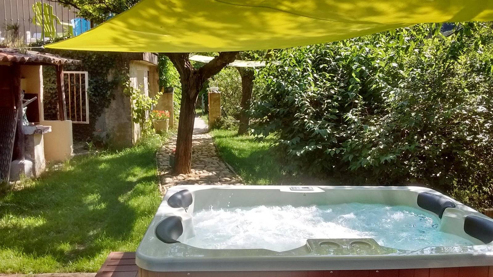 La Campagne de Bacchus in Valensole, Alpes-de-Haute-Provence
