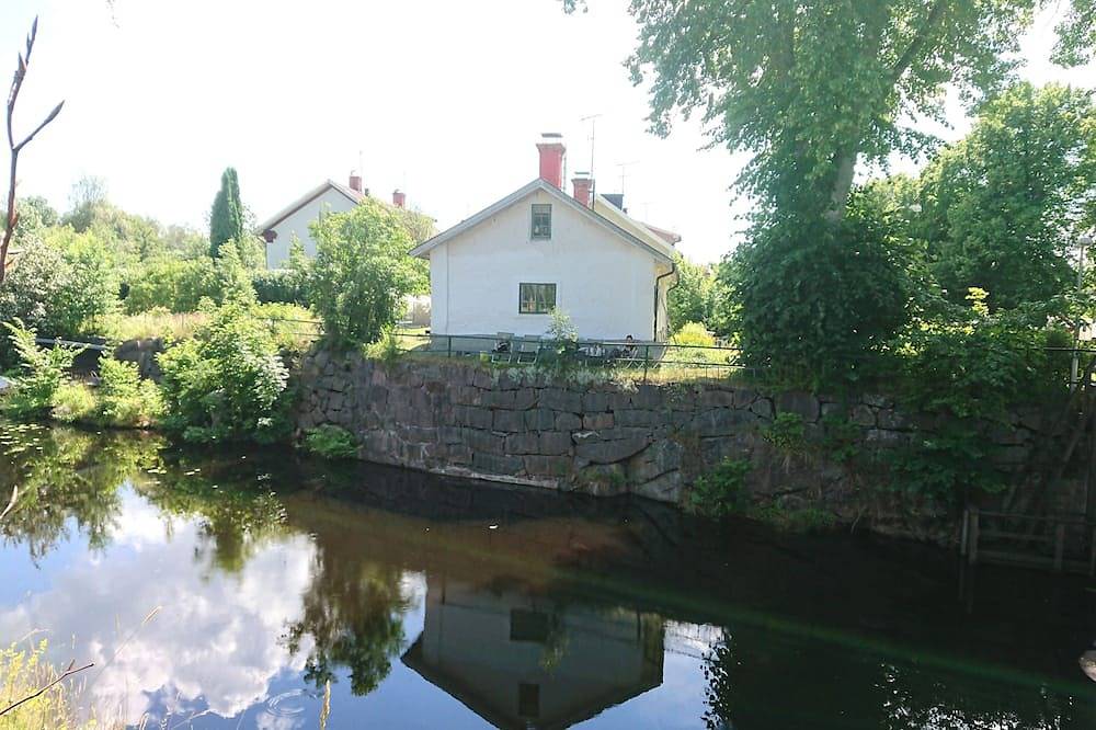 Ganze Wohnung, Fagerviksvägen 1a 76393 Skebobruk- Stockholm County- lght 50m2 /unique 18th century house in Stockholm und Umgebung