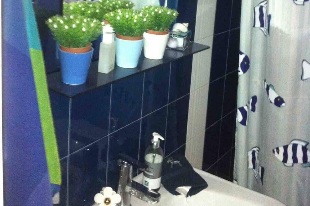 Ganze Wohnung, Die Beachfrontvibe Suite<br>Buchen Sie für eine Woche und erhalten Sie 15% Rabatt in Loutraki-Perachora, Korinthia