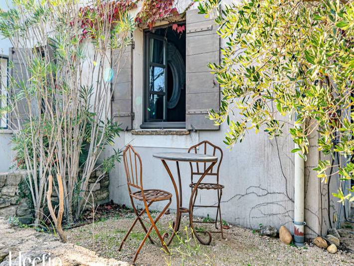 Gîte pour 2 personnes, avec jardin ainsi que terrasse et piscine, animaux acceptés à Oppède - 4