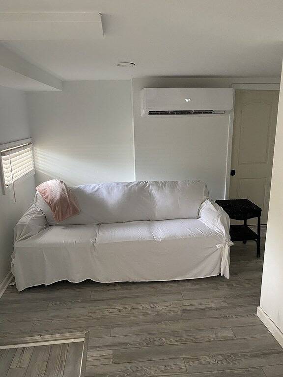 Vacation rental for 15 people, with hot tub and yard, with pets in Atlantic Beach