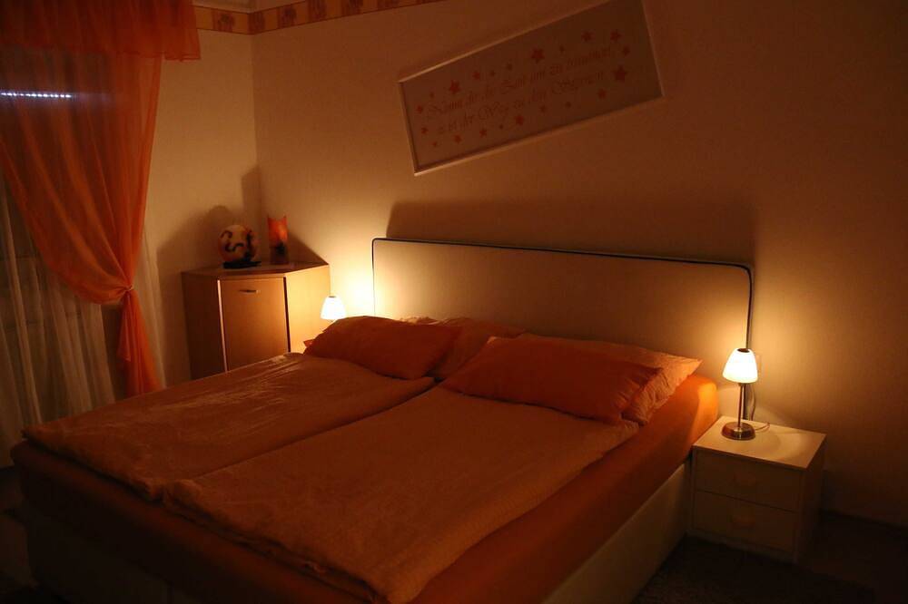 Ganze Wohnung, Ferienwohnung Höbart - Zwei Doppelzimmer ,Wohnküche, Bad, Wc Und Vorraum in Dorfstetten (Waldviertel), Dorfstetten
