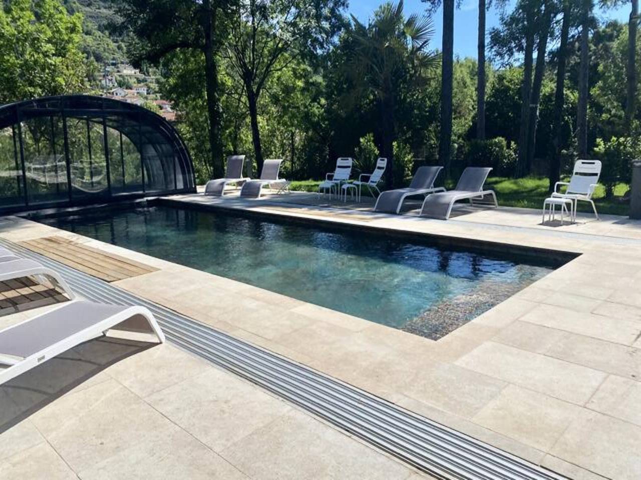 Apartamento entero, Casa de vacaciones en Aveyron con spa y piscina in Saint-Affrique, Parc naturel régional des Grands Causses