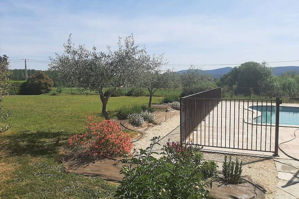 Maison de vacances  jardin et piscine privés sud ardeche vallon pt d'arc in Salavas, Gorges de l’Ardèche