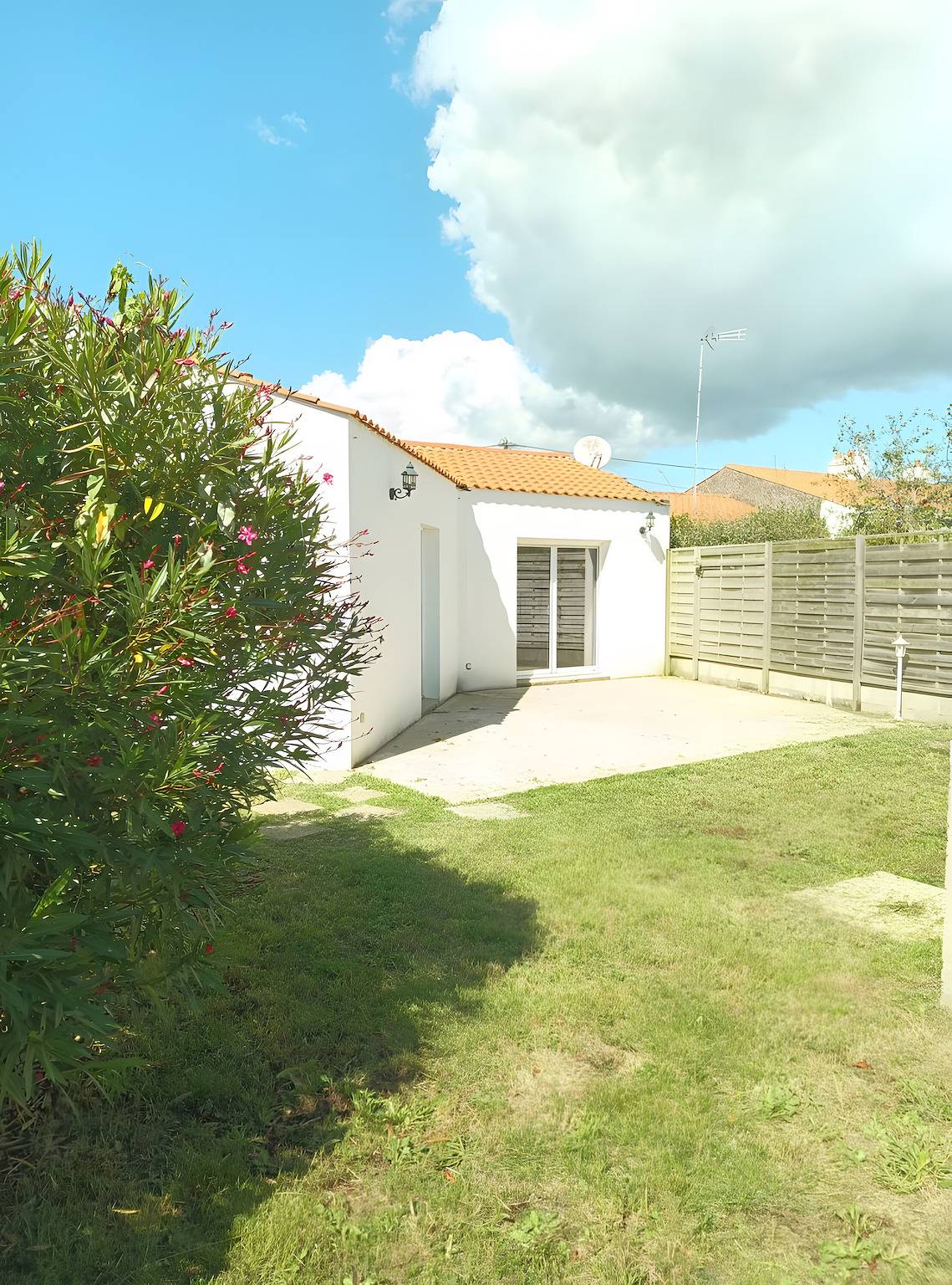 Casa vacacional 'L'Estran Qu'Île - Cerca de playas' con terraza, jardín privado y Wi-Fi in L'Île-d'Olonne, Valle del Loira