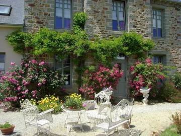 Cottage pour 2 personnes, avec jardin, animaux acceptés à Saint-Denoual