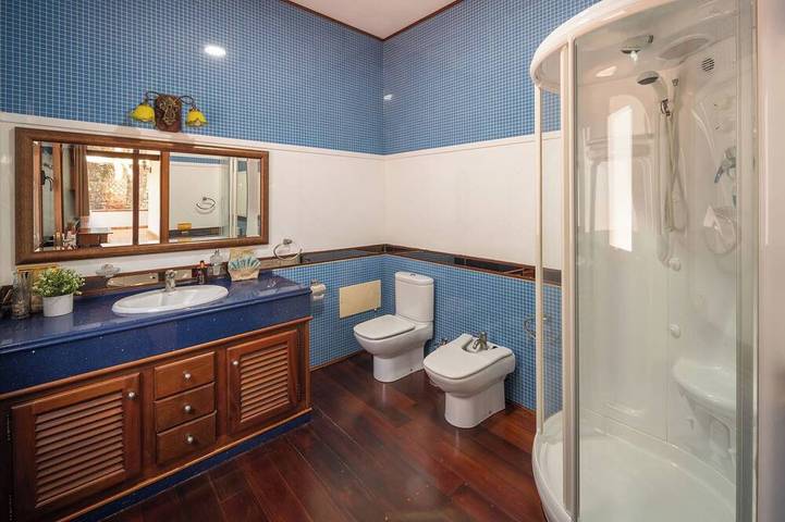 Tindaya von Buenavilla | Prächtige Villa mit Innen- und Außenpools in Puerto Calero, Yaiza