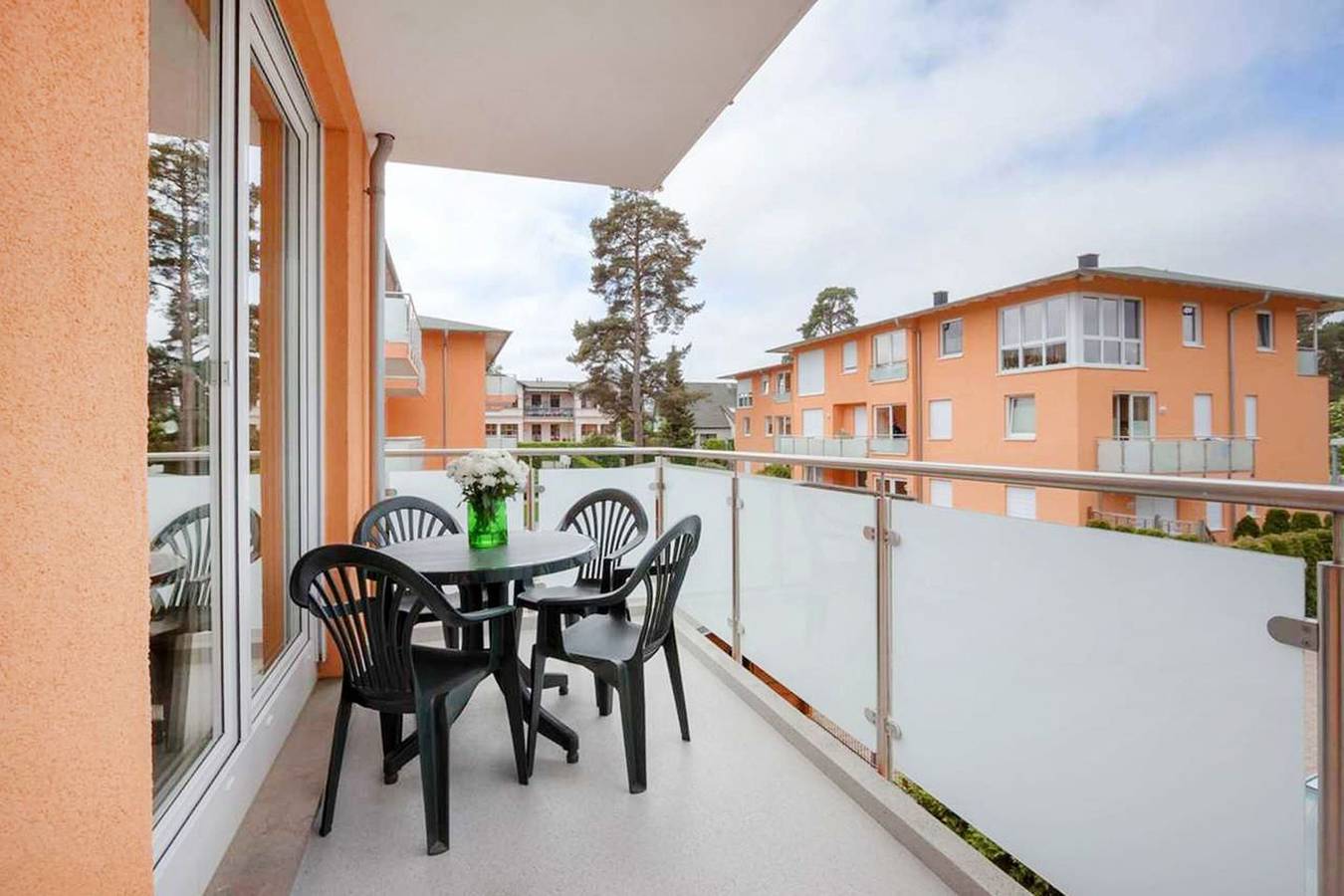 Appartement entier, Gemütliche Ferienwohnung mit Balkon & Parkplatz – strandnah auf Usedom in Ückeritz, Bernsteinbäder