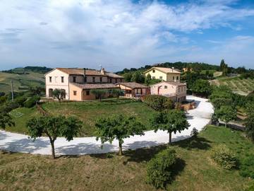Agriturismo per 4 Persone in Montecarotto, Provincia di Ancona, Foto 4
